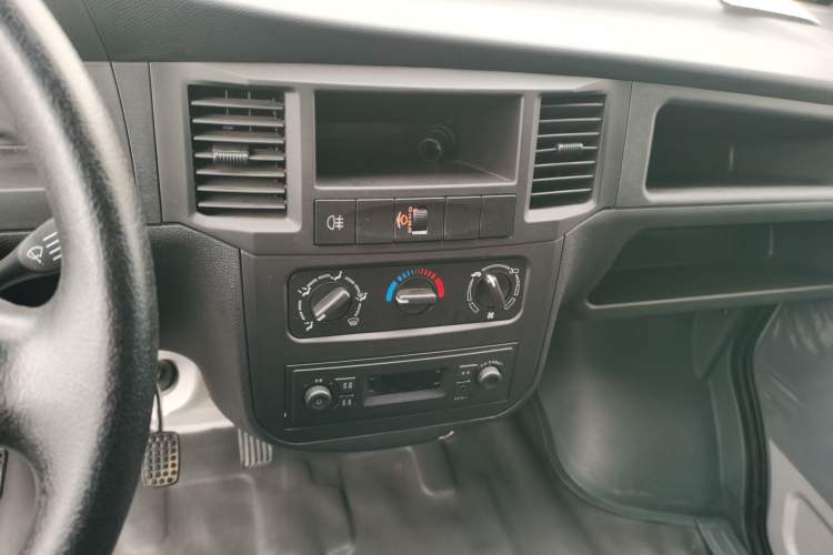 Used Wuling Zhiguang 2023 1.5L Utility Version with Enclosed Windows 2 Seats Audio And AC Panel