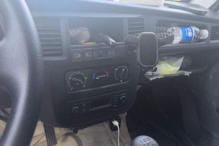 Used Wuling Zhiguang 2023 1.5L Practical Version 5/7 Seats Audio And AC Panel