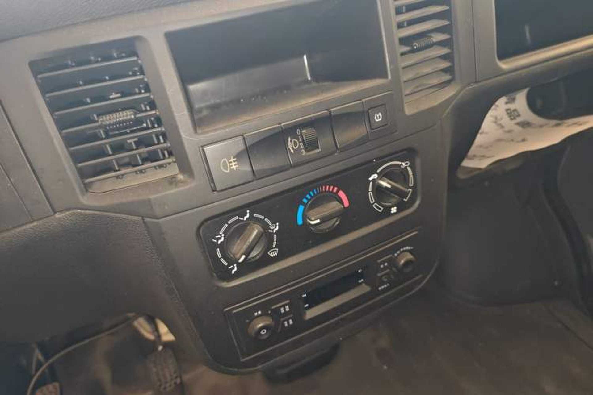 Used Wuling Zhiguang 2023 1.5L Practical Version 5/7 Seats Audio And AC Panel