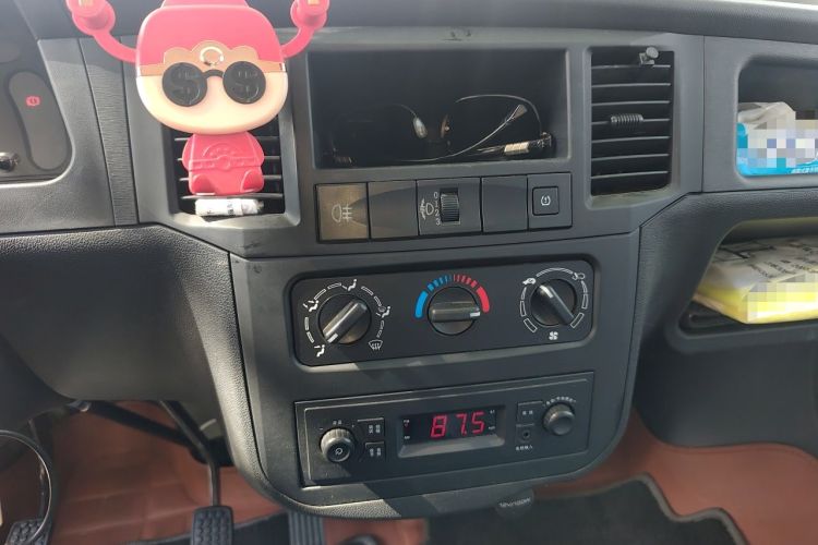 Used Wuling Zhiguang 2023 1.5L Practical Version 5/7 Seats Audio And AC Panel