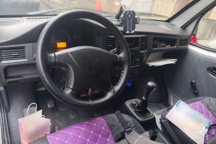 Used Wuling Zhiguang 2023 1.5L Utility Version with Enclosed Windows 2 Seats Center Console