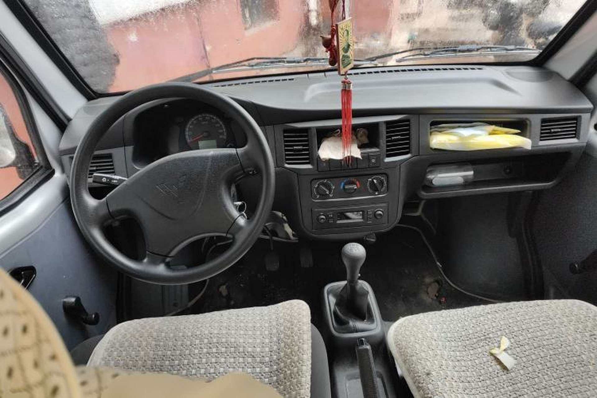 Used Wuling Zhiguang 2023 1.5L Practical Version 5/7 Seats Center Console
