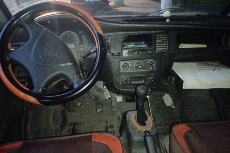 Used Wuling Zhiguang 2023 1.5L Practical Version 5/7 Seats Center Console