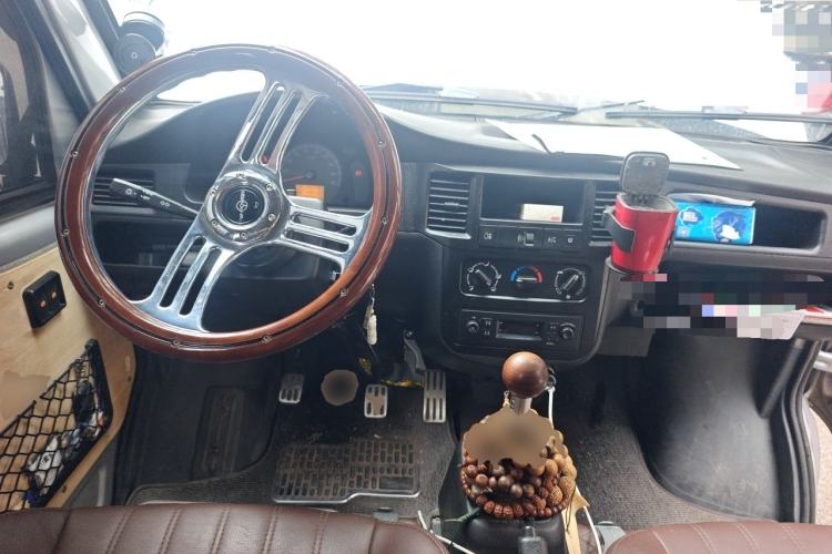 Used Wuling Zhiguang 2023 1.5L Practical Version 5/7 Seats Center Console