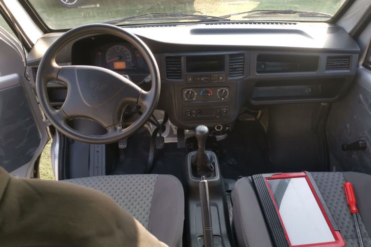 Used Wuling Zhiguang 2023 1.5L Practical Version 5/7 Seats Center Console