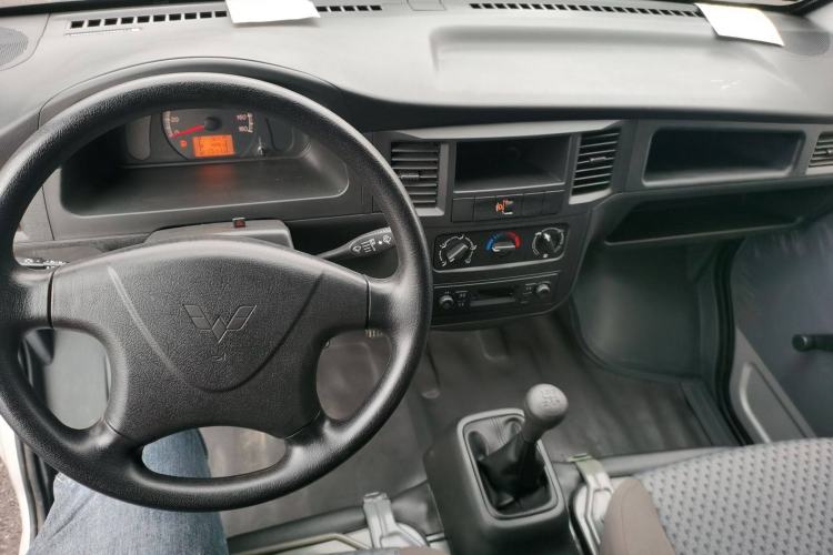 Used Wuling Zhiguang 2023 1.5L Utility Version with Enclosed Windows 2 Seats Center Console