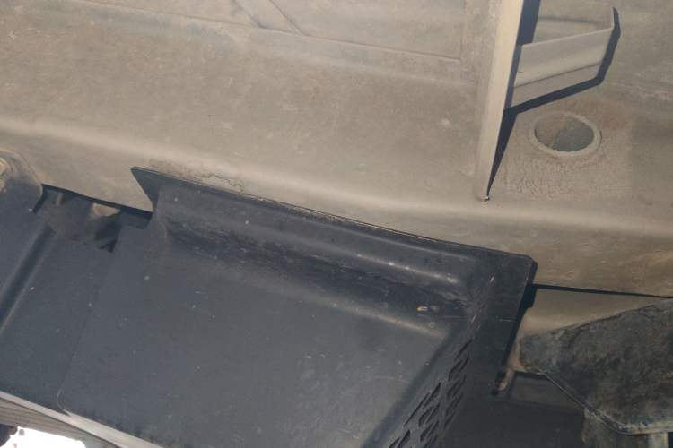 Used Wuling Zhiguang 2023 1.5L Utility Version with Enclosed Windows 2 Seats Chassis Front Right