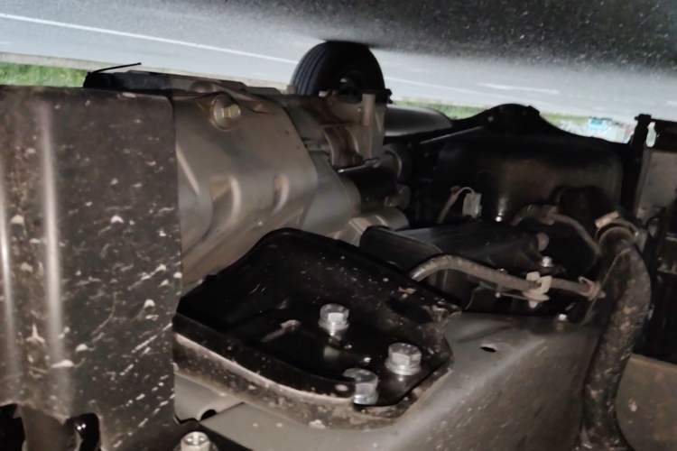 Used Wuling Zhiguang 2023 1.5L Practical Version 5/7 Seats Chassis Front Right