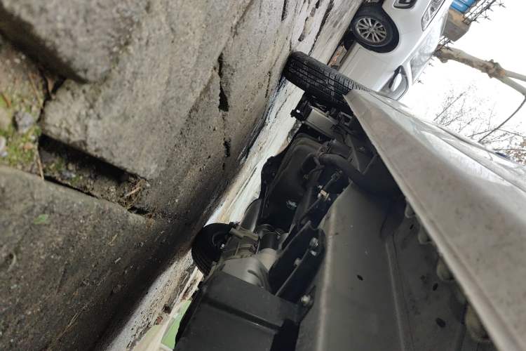 Used Wuling Zhiguang 2023 1.5L Practical Version 5/7 Seats Chassis Front Right
