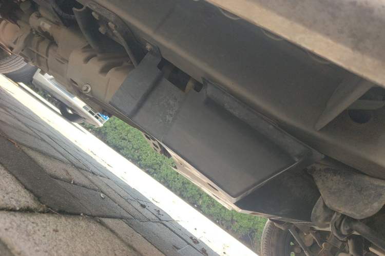Used Wuling Zhiguang 2023 1.5L Practical Version 5/7 Seats Chassis Front Right