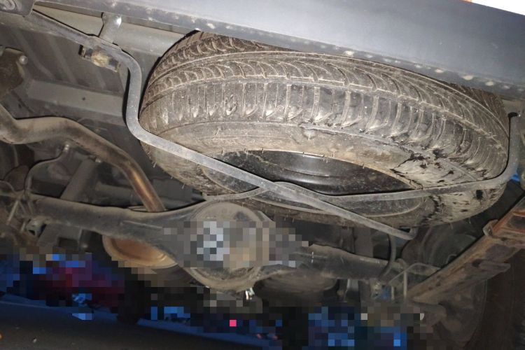 Used Wuling Zhiguang 2023 1.5L Utility Version with Enclosed Windows 2 Seats Chassis Rear