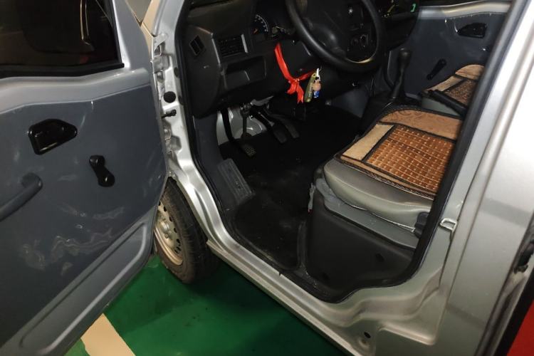 Used Wuling Zhiguang 2023 1.5L Practical Version 5/7 Seats Driver Seat
