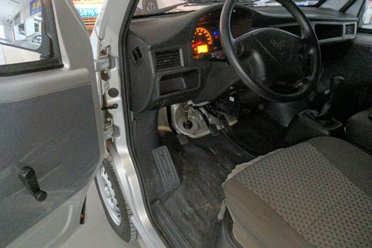 Used Wuling Zhiguang 2023 1.5L Utility Version with Enclosed Windows 2 Seats Driver Seat