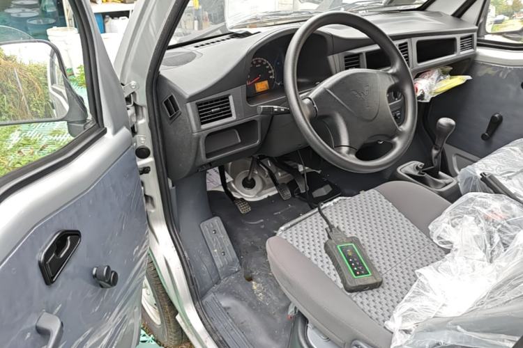 Used Wuling Zhiguang 2023 1.5L Practical Version 5/7 Seats Driver Seat