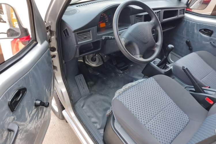 Used Wuling Zhiguang 2023 1.5L Practical Version 5/7 Seats Driver Seat
