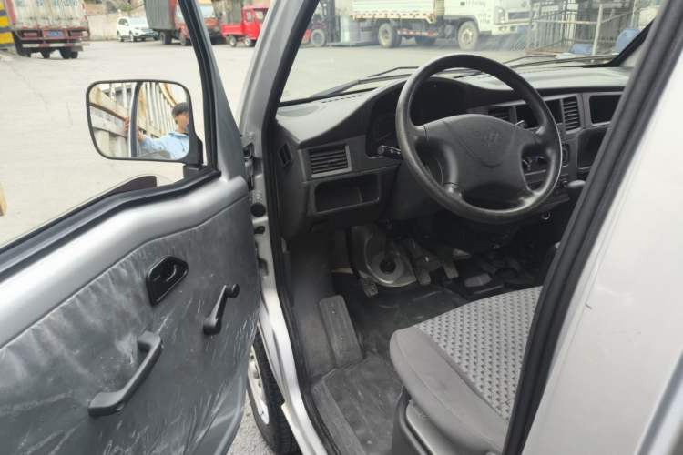 Used Wuling Zhiguang 2023 1.5L Practical Version 5/7 Seats Driver Seat