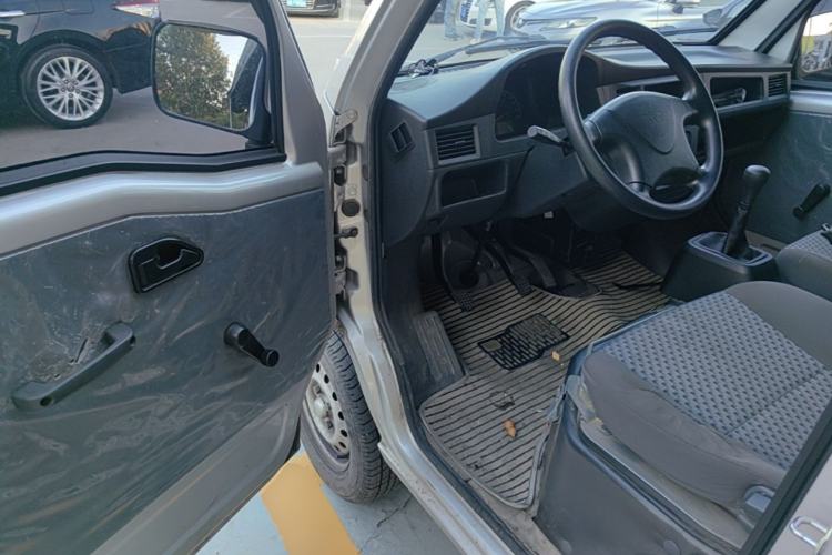 Used Wuling Zhiguang 2023 1.5L Practical Version 5/7 Seats Driver Seat