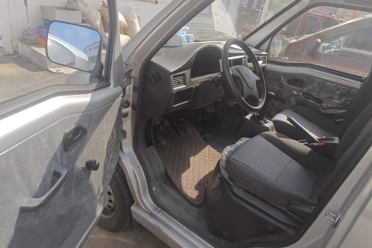 Used Wuling Zhiguang 2023 1.5L Practical Version 5/7 Seats Driver Seat