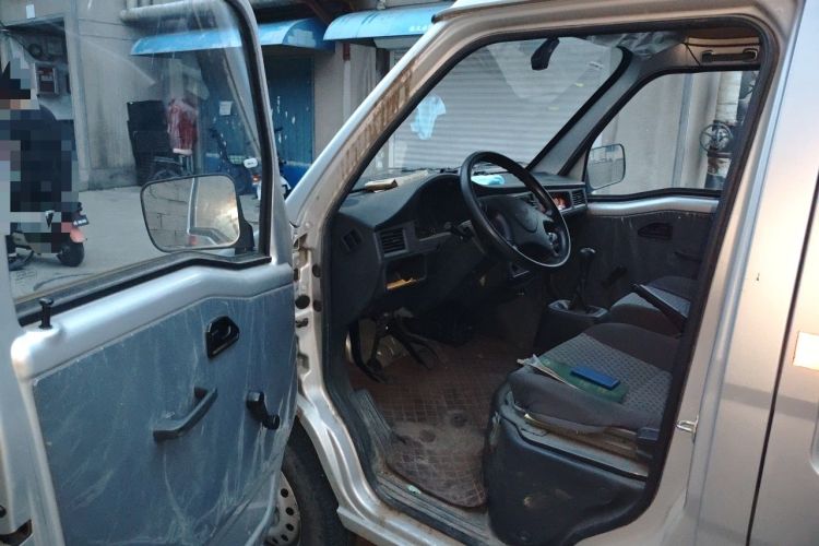 Used Wuling Zhiguang 2023 1.5L Utility Version with Enclosed Windows 2 Seats Driver Seat