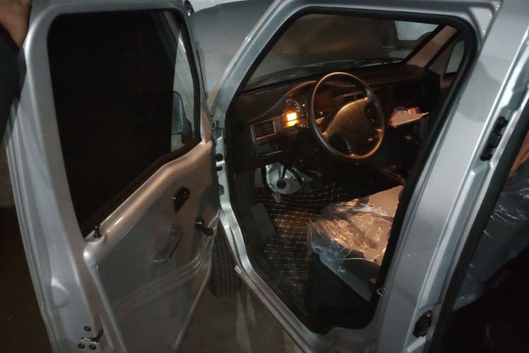 Used Wuling Zhiguang 2023 1.5L Practical Version 5/7 Seats Driver Seat