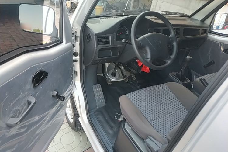 Used Wuling Zhiguang 2023 1.5L Practical Version 5/7 Seats Driver Seat