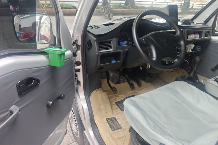 Used Wuling Zhiguang 2023 1.5L Practical Version 5/7 Seats Driver Seat