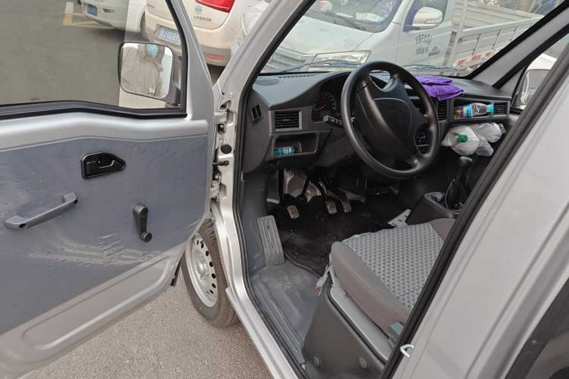 Used Wuling Zhiguang 2023 1.5L Practical Version 5/7 Seats Driver Seat