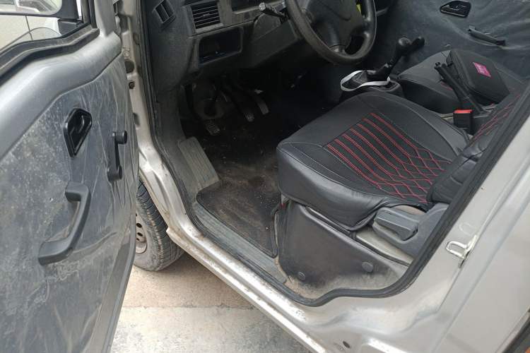 Used Wuling Zhiguang 2023 1.5L Practical Version 5/7 Seats Driver Seat