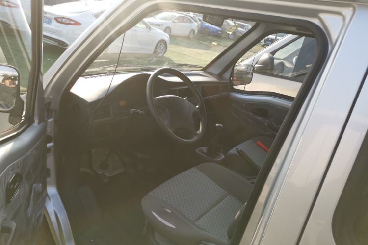 Used Wuling Zhiguang 2023 1.5L Practical Version 5/7 Seats Driver Seat