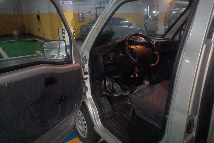 Used Wuling Zhiguang 2023 1.5L Utility Version with Enclosed Windows 2 Seats Driver Seat