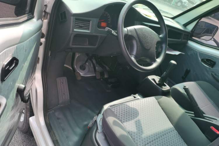 Used Wuling Zhiguang 2023 1.5L Practical Version 5/7 Seats Driver Seat