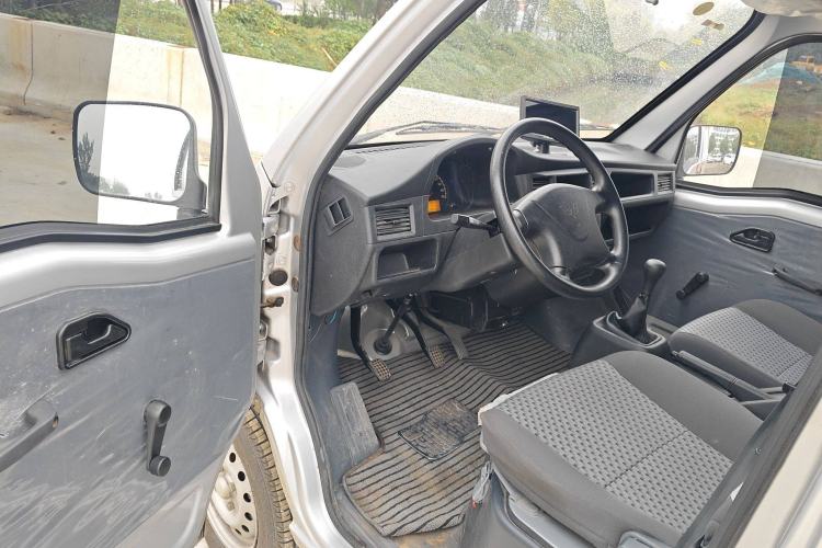 Used Wuling Zhiguang 2023 1.5L Utility Version with Enclosed Windows 2 Seats Driver Seat