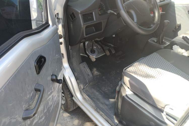 Used Wuling Zhiguang 2023 1.5L Practical Version 5/7 Seats Driver Seat