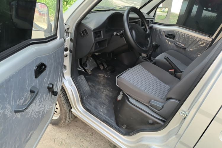 Used Wuling Zhiguang 2023 1.5L Practical Version 5/7 Seats Driver Seat