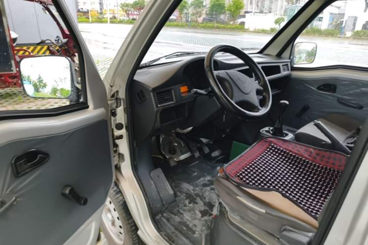 Used Wuling Zhiguang 2023 1.5L Practical Version 5/7 Seats Driver Seat