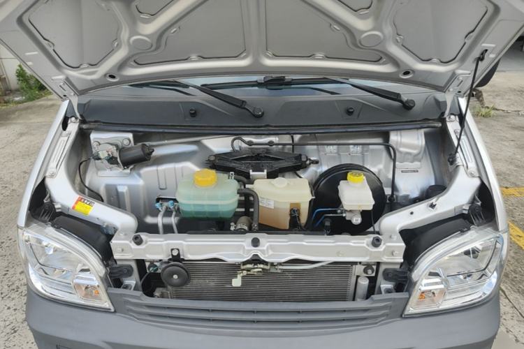 Used Wuling Zhiguang 2023 1.5L Practical Version 5/7 Seats Engine Bay