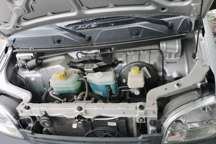 Used Wuling Zhiguang 2023 1.5L Practical Version 5/7 Seats Engine Bay