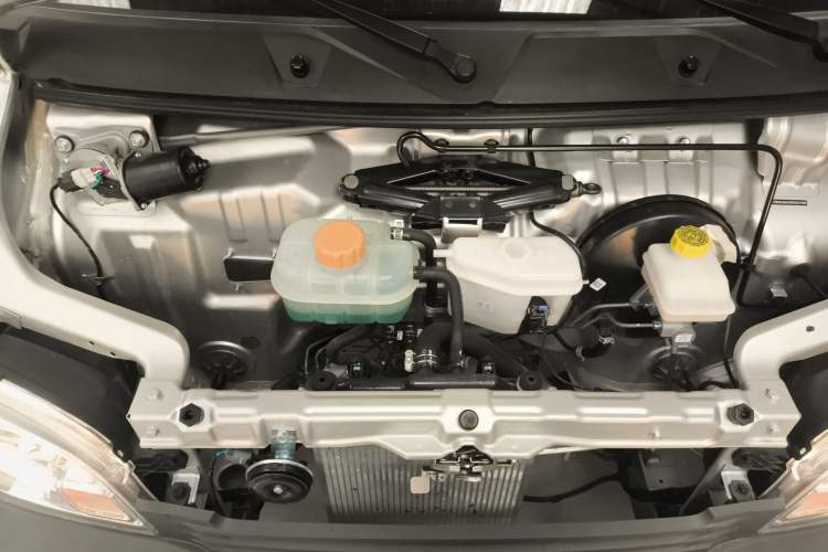 Used Wuling Zhiguang 2023 1.5L Practical Version 5/7 Seats Engine Bay