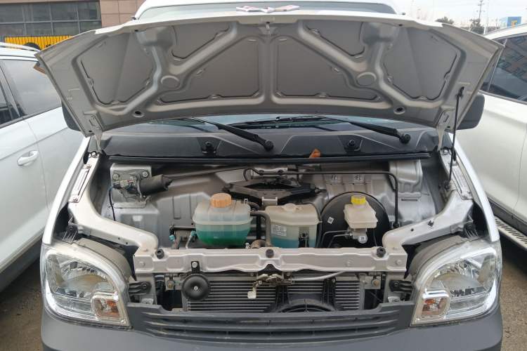 Used Wuling Zhiguang 2023 1.5L Practical Version 5/7 Seats Engine Bay