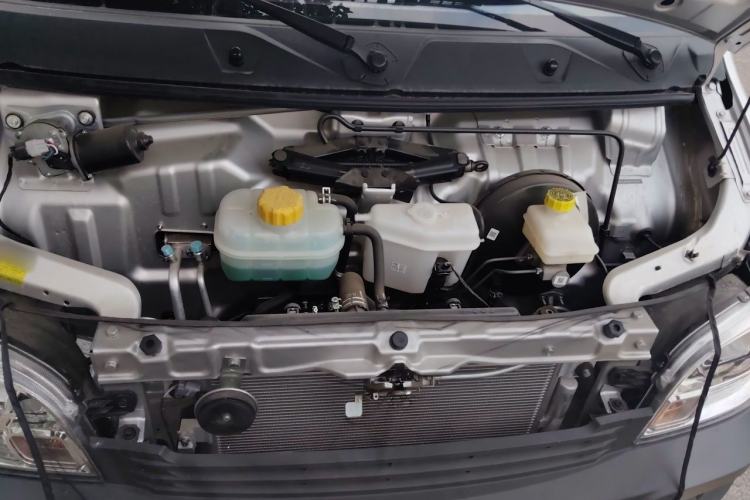 Used Wuling Zhiguang 2023 1.5L Practical Version 5/7 Seats Engine Bay