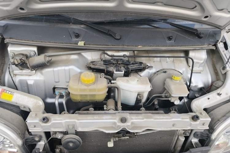 Used Wuling Zhiguang 2023 1.5L Practical Version 5/7 Seats Engine Bay
