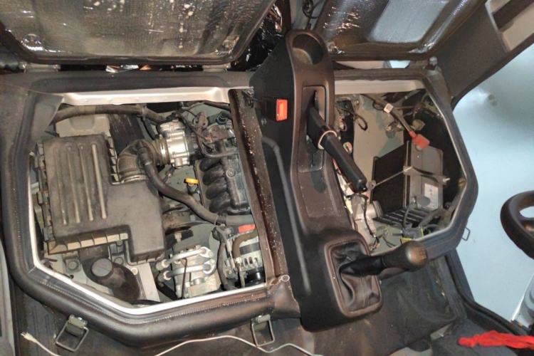 Used Wuling Zhiguang 2023 1.5L Practical Version 5/7 Seats Engine Bay