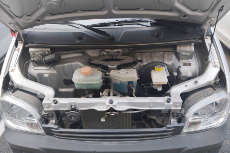 Used Wuling Zhiguang 2023 1.5L Practical Version 5/7 Seats Engine Bay