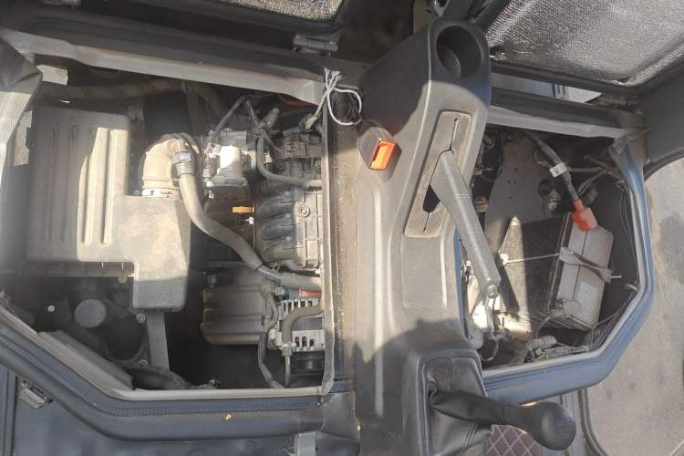 Used Wuling Zhiguang 2023 1.5L Practical Version 5/7 Seats Engine Bay