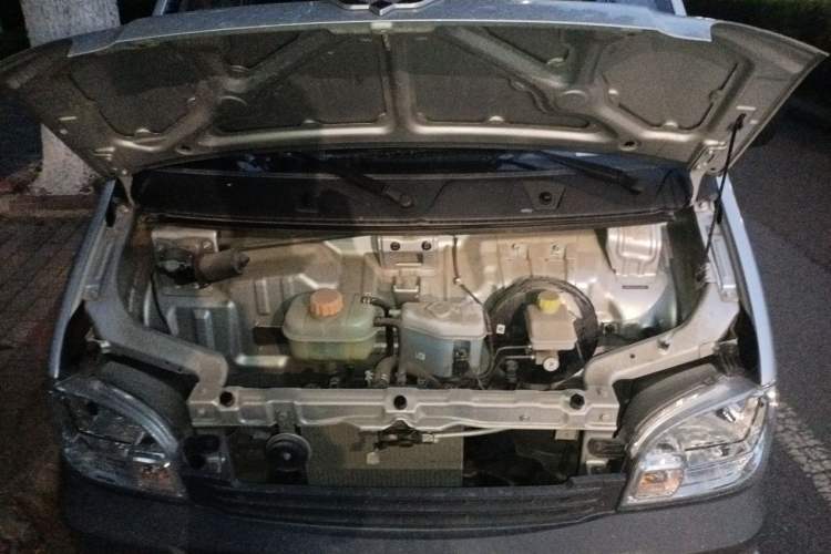 Used Wuling Zhiguang 2023 1.5L Practical Version 5/7 Seats Engine Bay