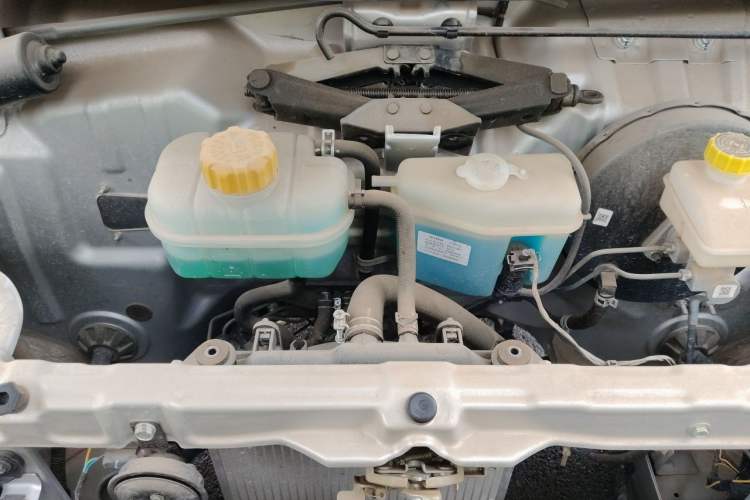 Used Wuling Zhiguang 2023 1.5L Practical Version 5/7 Seats Engine Bay