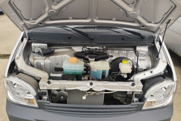 Used Wuling Zhiguang 2023 1.5L Practical Version 5/7 Seats Engine Bay