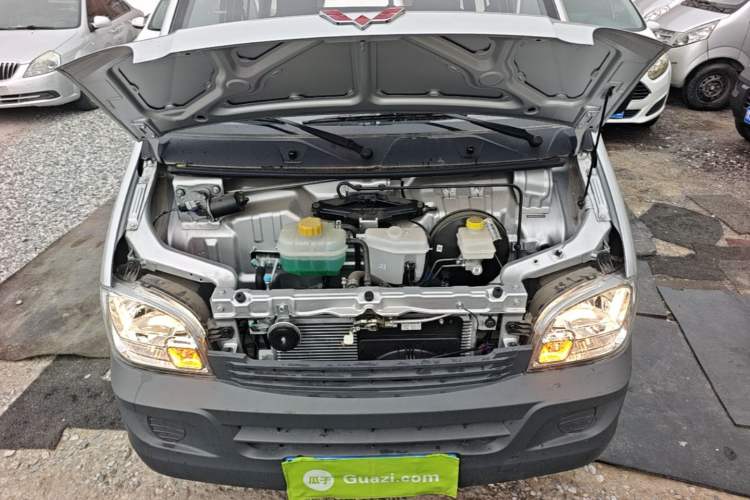 Used Wuling Zhiguang 2023 1.5L Practical Version 5/7 Seats Engine Bay