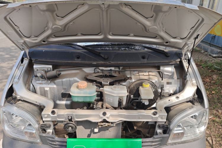 Used Wuling Zhiguang 2023 1.5L Practical Version 5/7 Seats Engine Bay