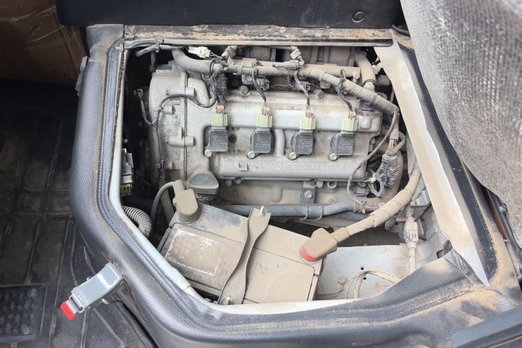 Used Wuling Zhiguang 2023 1.5L Practical Version 5/7 Seats Engine Bay